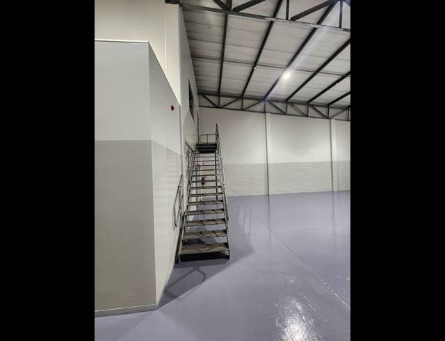 300M² MINI FACTORY TO LET IN BRIARDENE